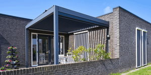 Pinela: Aluminium Louvered Roof