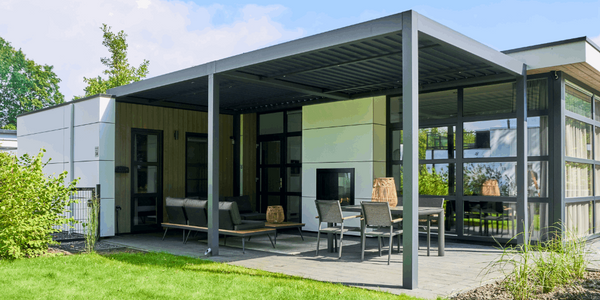 Pinela: Aluminium Louvered Roof